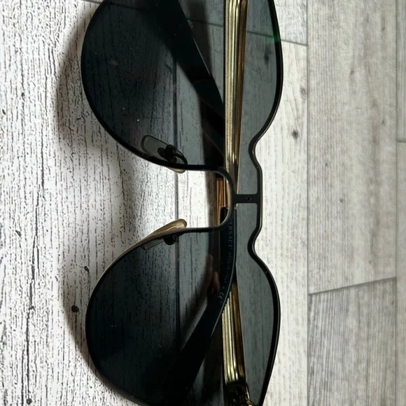 Versace Sunglasses - Picture 8 of 11